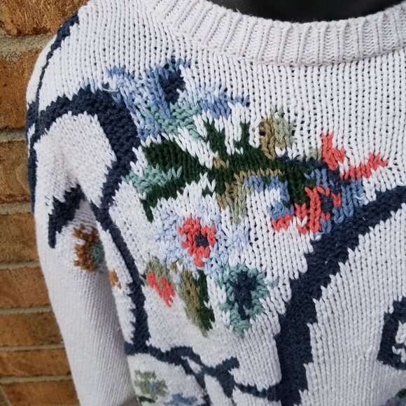 Vintage Chunky White Floral Knit Sweater - Picture 3 of 9